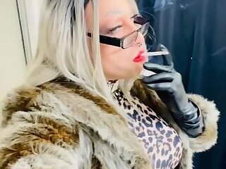 Marilyn Fur Smoking Fetish Model Tease