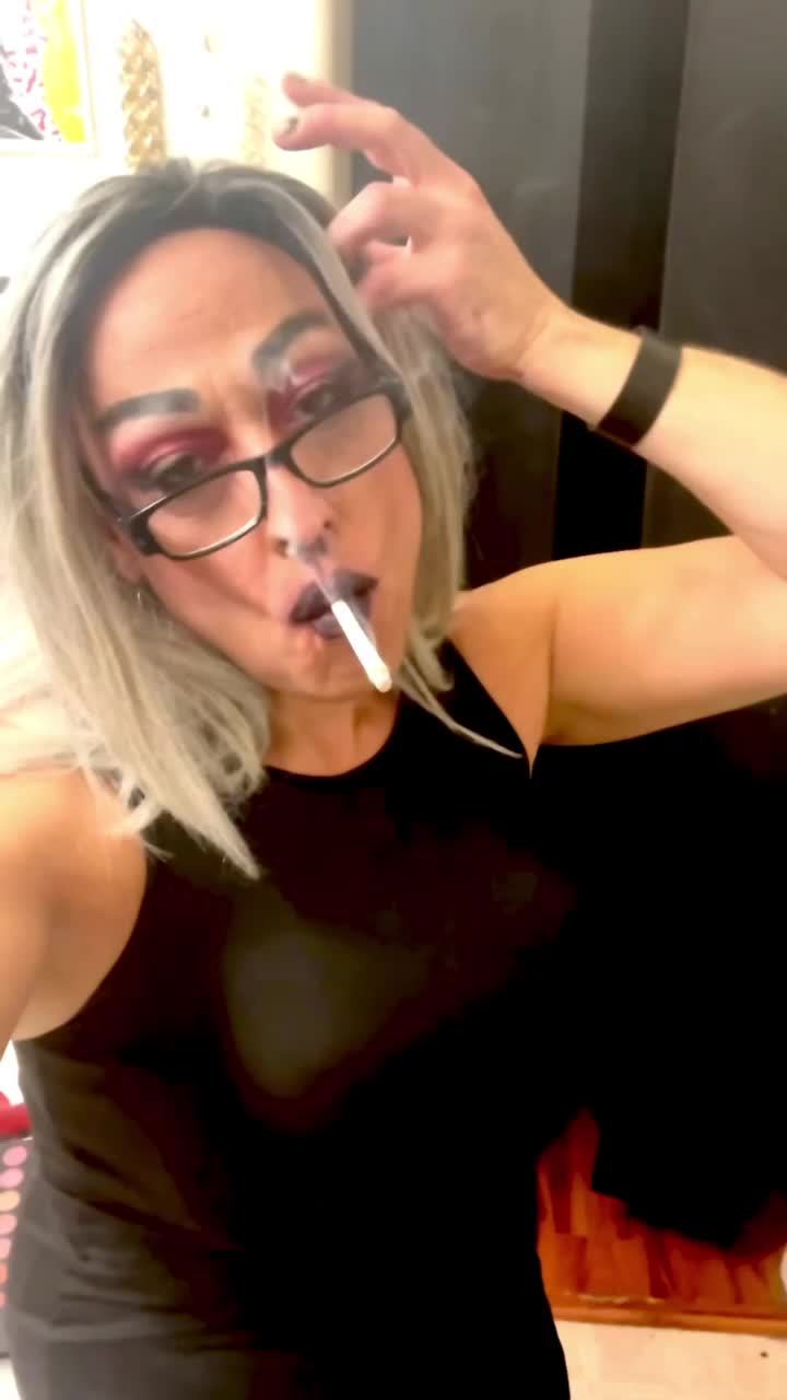 Smoking Fetish Mistress Wants To Fuck