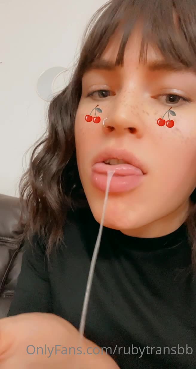 TS eats her own cum